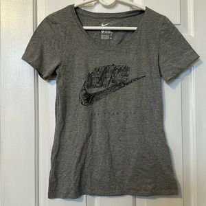 Nike New York City T-Shirt Size Small